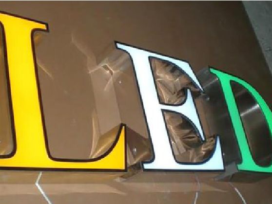 嘉禾介绍LED招牌的基础知识。